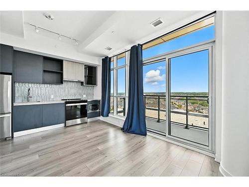 Ph06-405 Dundas Street W, Oakville, ON - Indoor Photo Showing Kitchen
