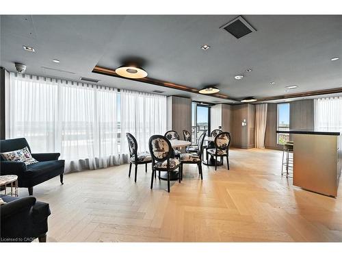 Ph06-405 Dundas Street W, Oakville, ON - Indoor