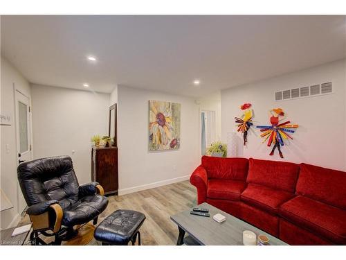 130 North Water Street, Mount Forest, ON - Indoor Photo Showing Living Room