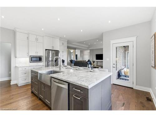 407 Mcbay Road, Brantford, ON - Indoor Photo Showing Kitchen With Upgraded Kitchen