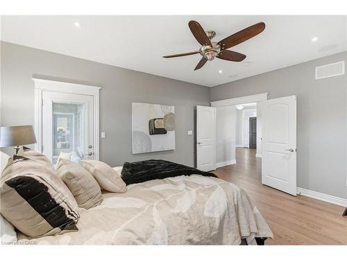 407 Mcbay Road, Brantford, ON - Indoor Photo Showing Bedroom