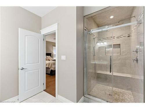 407 Mcbay Road, Brantford, ON - Indoor Photo Showing Bathroom