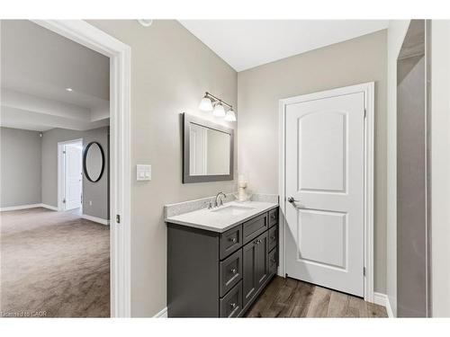 407 Mcbay Road, Brantford, ON - Indoor Photo Showing Bathroom