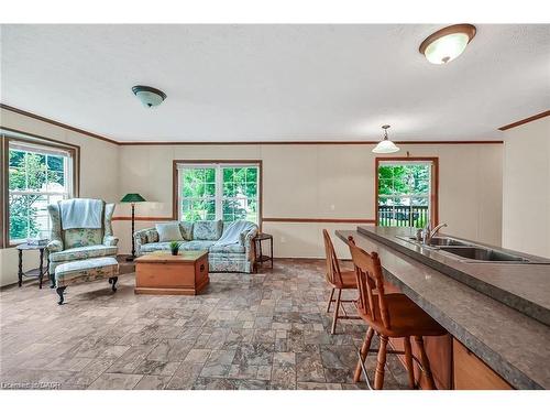 29 Courish Lane, Cayuga, ON - Indoor Photo Showing Living Room