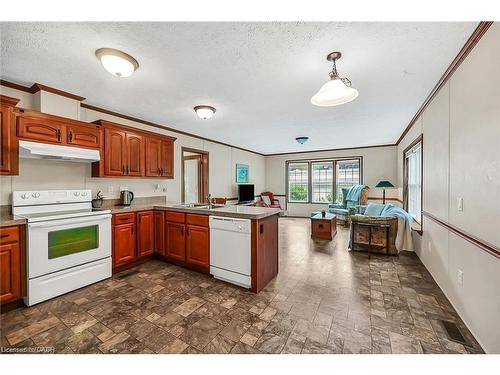 29 Courish Lane, Cayuga, ON - Indoor Photo Showing Kitchen With Double Sink