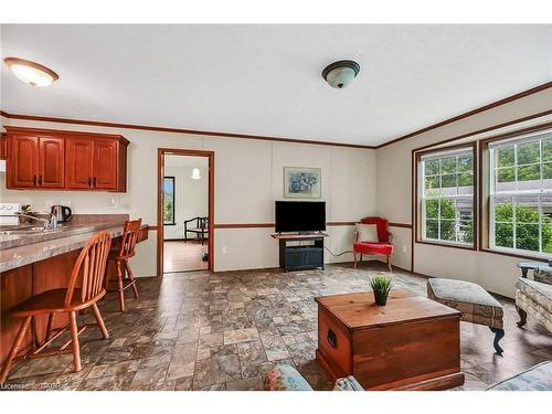 29 Courish Lane, Cayuga, ON - Indoor Photo Showing Living Room