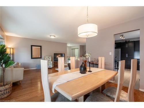 16 Flamingo Drive, Hamilton, ON - Indoor Photo Showing Dining Room