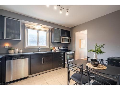 16 Flamingo Drive, Hamilton, ON - Indoor Photo Showing Kitchen
