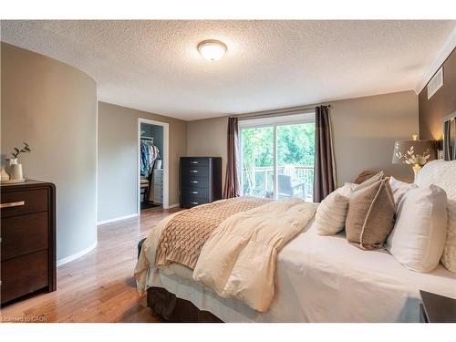 16 Flamingo Drive, Hamilton, ON - Indoor Photo Showing Bedroom