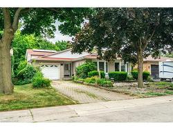 16 Flamingo Drive  Hamilton, ON L9A 4X7