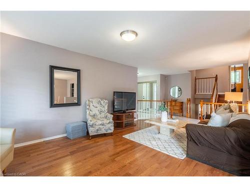 16 Flamingo Drive, Hamilton, ON - Indoor Photo Showing Living Room