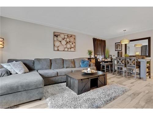 111 Franklin Street N, Kitchener, ON - Indoor Photo Showing Living Room