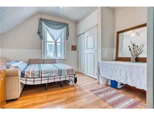 745 Main Street W, Listowel, ON - Indoor Photo Showing Bedroom