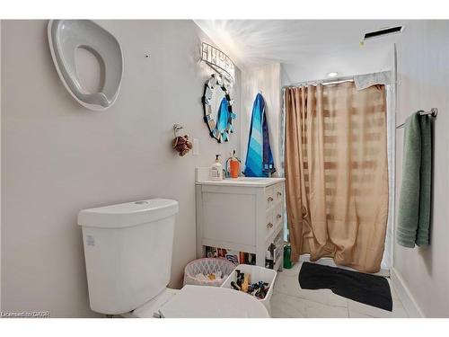 111 Franklin Street N, Kitchener, ON - Indoor Photo Showing Bathroom