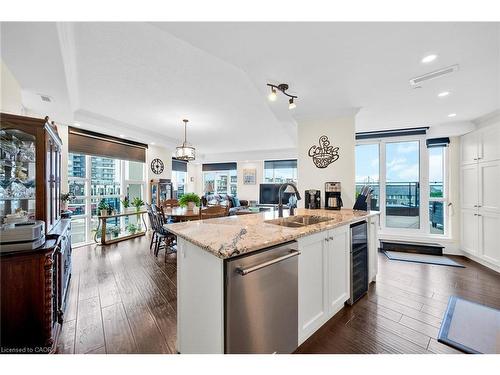 408-10 Concord Place, Grimsby, ON - Indoor Photo Showing Kitchen With Double Sink With Upgraded Kitchen