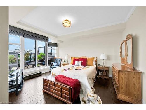 408-10 Concord Place, Grimsby, ON - Indoor Photo Showing Bedroom