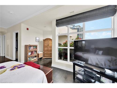 408-10 Concord Place, Grimsby, ON - Indoor Photo Showing Bedroom