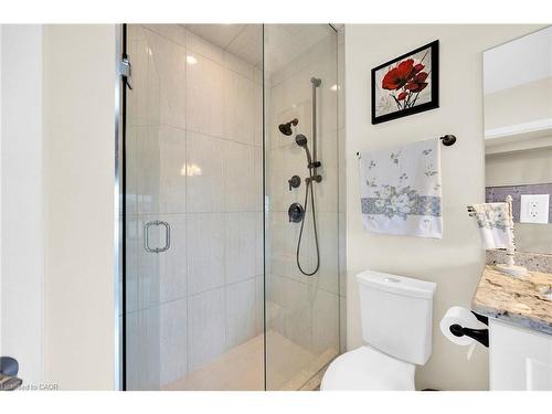 408-10 Concord Place, Grimsby, ON - Indoor Photo Showing Bathroom