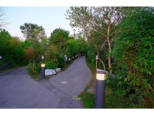 408-10 Concord Place, Grimsby, ON - Outdoor