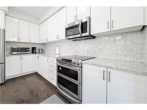 1155 Hamman Way, Milton, ON - Indoor Photo Showing Kitchen With Stainless Steel Kitchen With Upgraded Kitchen