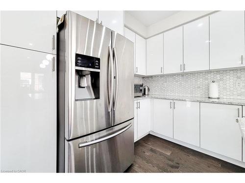 1155 Hamman Way, Milton, ON - Indoor Photo Showing Kitchen