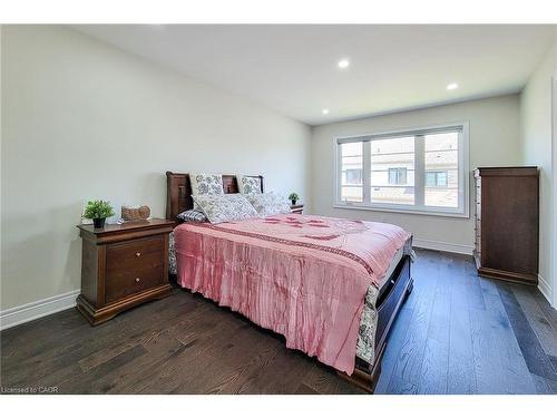 1155 Hamman Way, Milton, ON - Indoor Photo Showing Bedroom