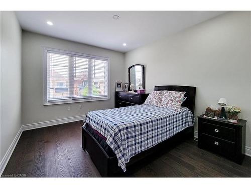 1155 Hamman Way, Milton, ON - Indoor Photo Showing Bedroom