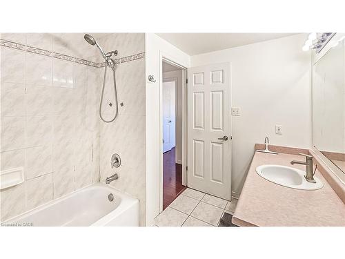 317 Bankside Drive, Kitchener, ON - Indoor Photo Showing Bathroom