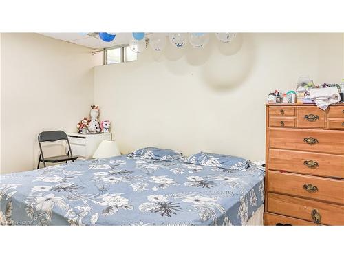 317 Bankside Drive, Kitchener, ON - Indoor Photo Showing Bedroom
