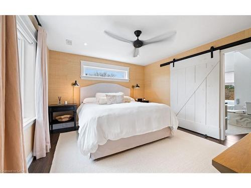 735 George Street, Burlington, ON - Indoor Photo Showing Bedroom