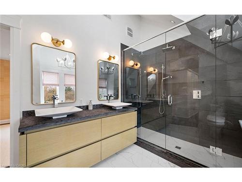 735 George Street, Burlington, ON - Indoor Photo Showing Bathroom