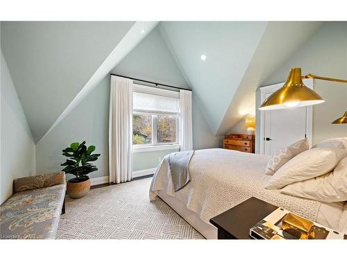 735 George Street, Burlington, ON - Indoor Photo Showing Bedroom