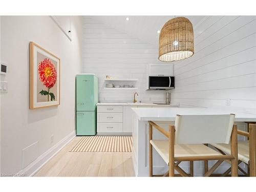 735 George Street, Burlington, ON - Indoor