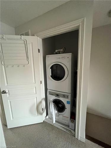 352 Louisa Street, Kitchener, ON - Indoor Photo Showing Laundry Room