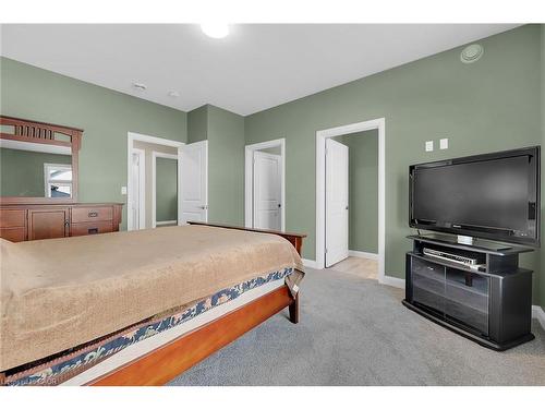 24-740 Main Street E, Dunnville, ON - Indoor Photo Showing Bedroom
