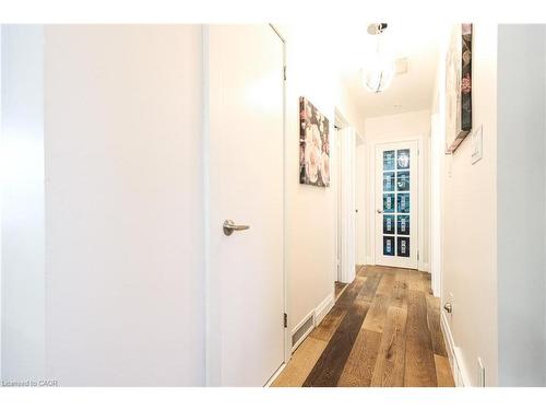2105 Maplewood Drive, Burlington, ON - Indoor Photo Showing Other Room