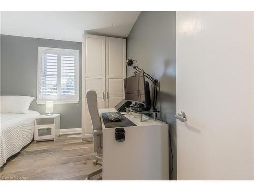 2105 Maplewood Drive, Burlington, ON - Indoor