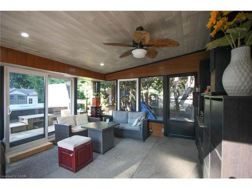 2105 Maplewood Drive, Burlington, ON - Indoor Photo Showing Other Room