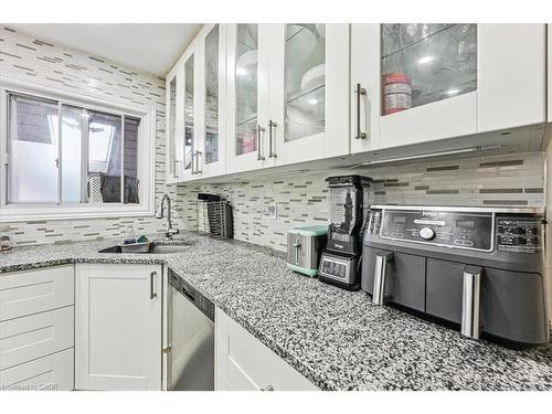 107 Deschene Avenue, Hamilton, ON - Indoor Photo Showing Kitchen
