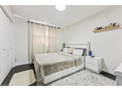 107 Deschene Avenue, Hamilton, ON - Indoor Photo Showing Bedroom