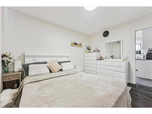 107 Deschene Avenue, Hamilton, ON - Indoor Photo Showing Bedroom