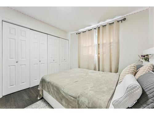 107 Deschene Avenue, Hamilton, ON - Indoor Photo Showing Bedroom