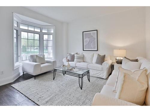 958 Irish Moss Road, Mississauga, ON - Indoor Photo Showing Living Room