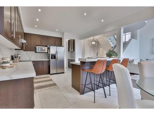 958 Irish Moss Road, Mississauga, ON - Indoor Photo Showing Kitchen