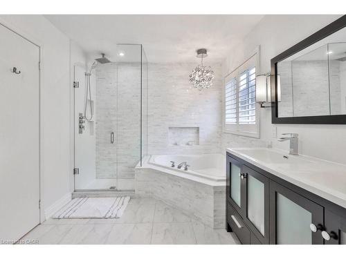 958 Irish Moss Road, Mississauga, ON - Indoor Photo Showing Bathroom
