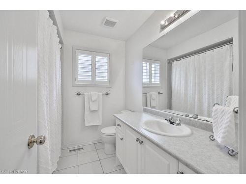 958 Irish Moss Road, Mississauga, ON - Indoor Photo Showing Bathroom