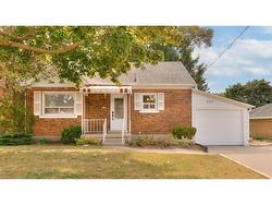 577 Stirling Avenue S Kitchener, ON N2M 3J5