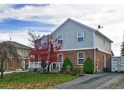 427 Bankside Crescent  Kitchener, ON N2N 3E5