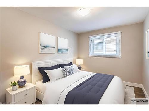 47 Atwater Crescent, Hamilton, ON - Indoor Photo Showing Bedroom