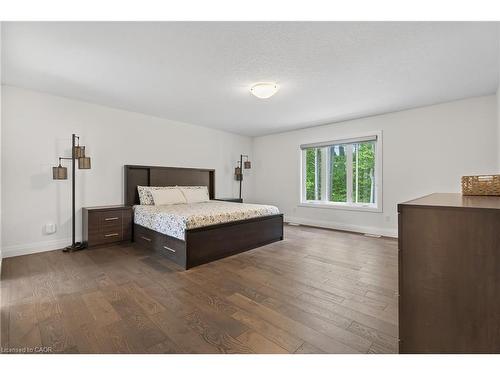 209 Jeffrey Place, Kitchener, ON - Indoor Photo Showing Bedroom